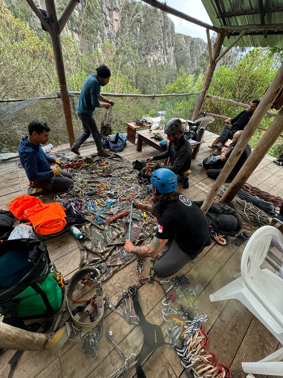 curso de rescate en terrenos verticales